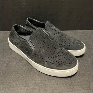 Vionic Kimmie black  slip on shoes casual sneakers Women's 8.5
